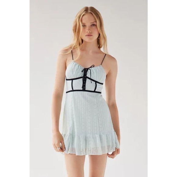 Urban Outfitters Silvana Lace Mini Dress - Picture 4 of 5